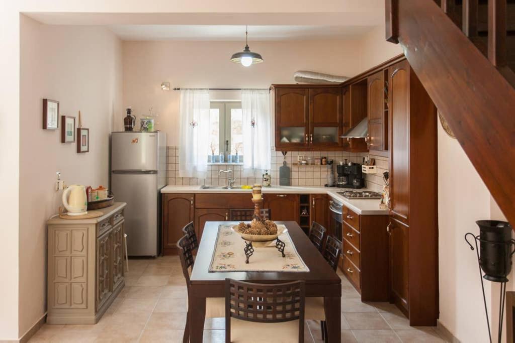 Nikolis Vacation House Vrísai Екстериор снимка