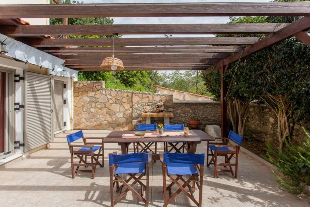 Nikolis Vacation House Vrísai Екстериор снимка